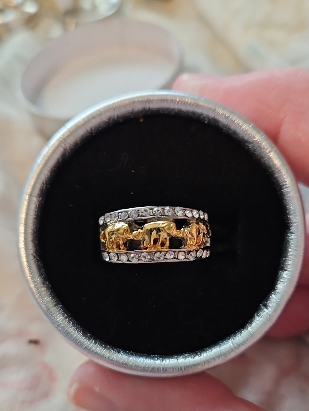 BRAND NEW ** Gold Elephant Band Ring with Crystal Accents